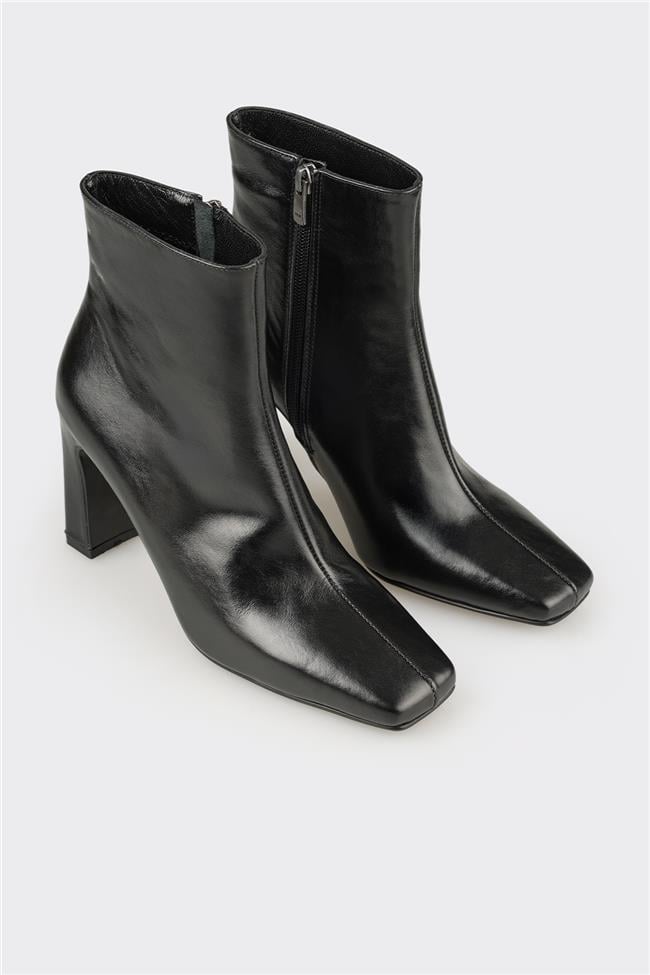 Siyah Deri Kadın Yüksek Topuk Bot