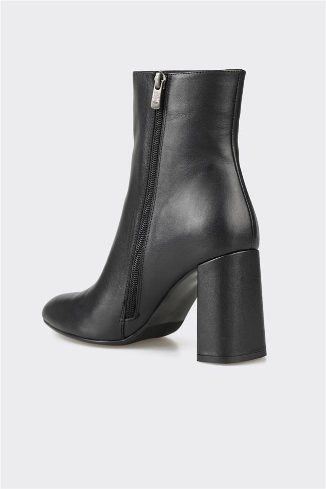 Siyah Deri Kadın Yüksek Topuk Bot