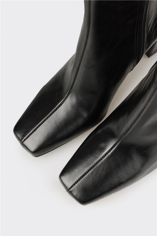 Siyah Deri Kadın Yüksek Topuk Bot