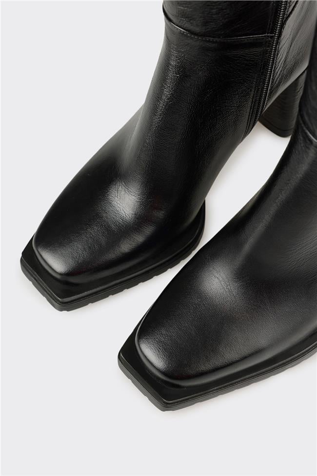 Siyah Deri Kadın Yüksek Topuk Çizme