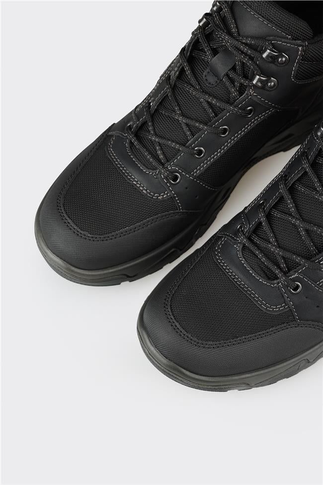 Siyah Erkek Spor Bot