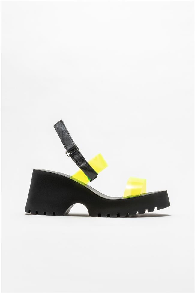 Siyah Kadın Dolgu Topuklu Sandalet