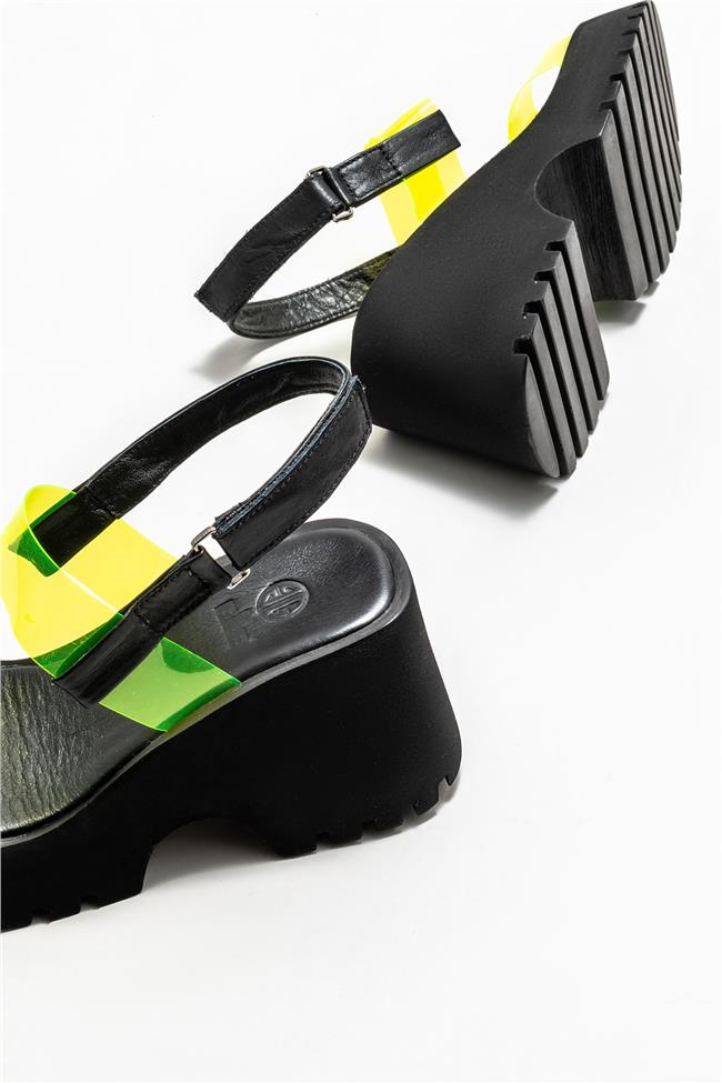 Siyah Kadın Dolgu Topuklu Sandalet