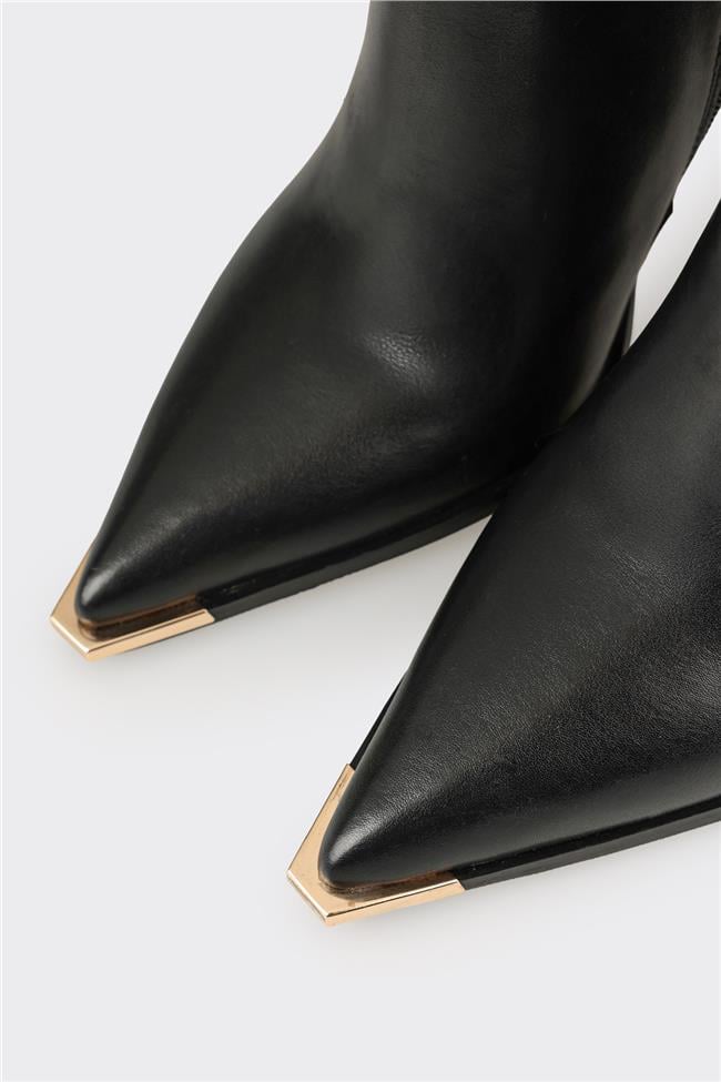 Siyah Kadın Klasik Bot