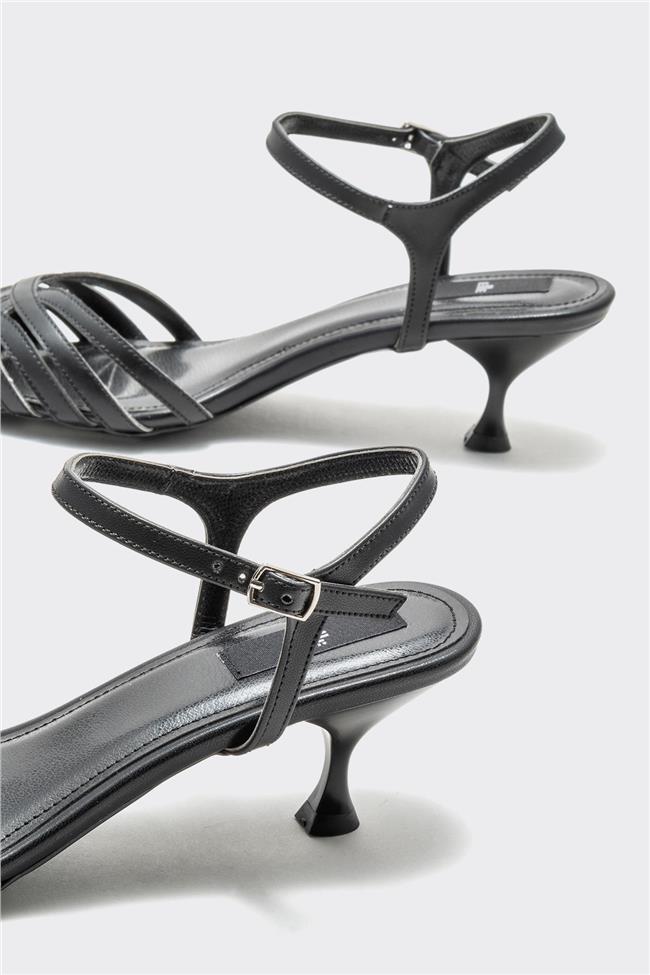 Siyah Kadın Topuklu Ayakkabı