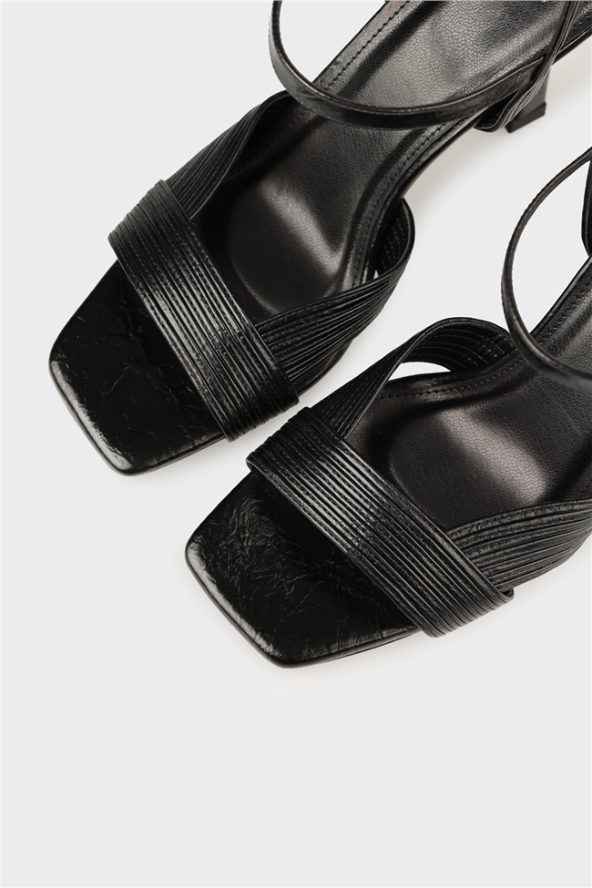 Siyah Kadın Topuklu Sandalet