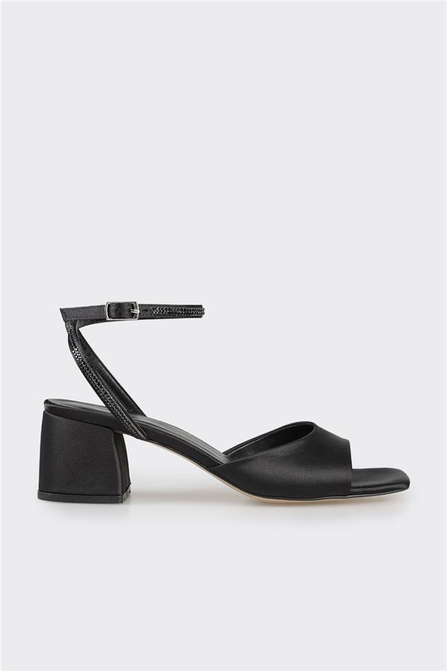 Siyah Kadın Topuklu Sandalet