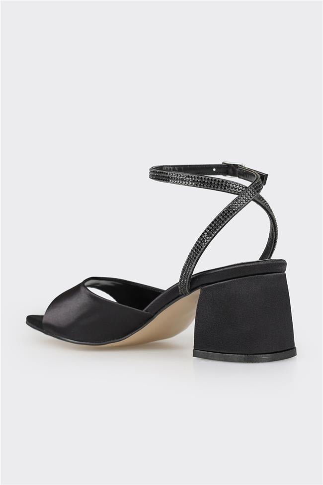 Siyah Kadın Topuklu Sandalet