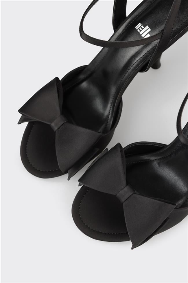 Siyah Kadın Topuklu Sandalet