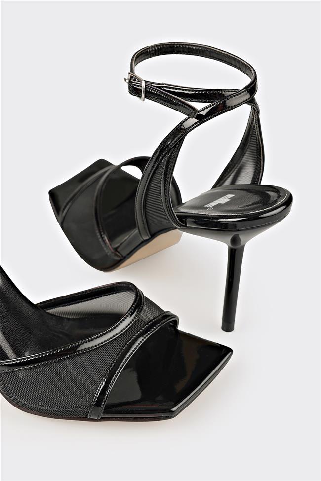Siyah Kadın Topuklu Sandalet
