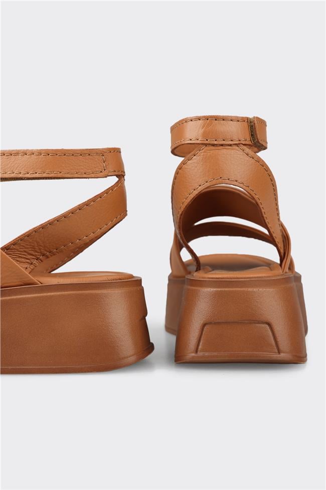 Taba Deri Kadın Dolgu Topuk Sandalet