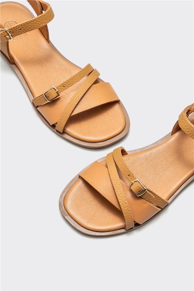 Taba Deri Kadın Düz Sandalet