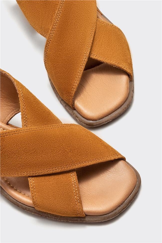 Taba Deri Kadın Düz Sandalet