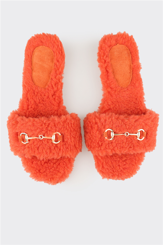 Turuncu Kadın Terlik