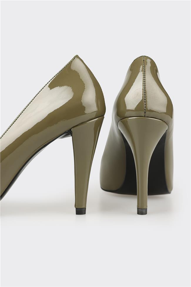 Yeşil Kadın Stiletto