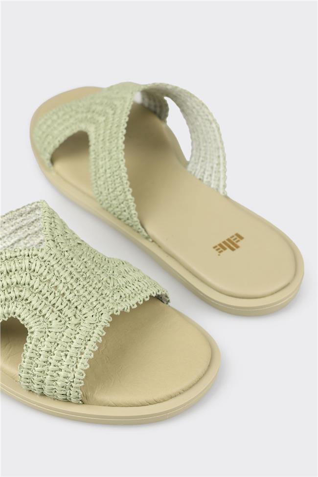 Yeşil Kadın Terlik