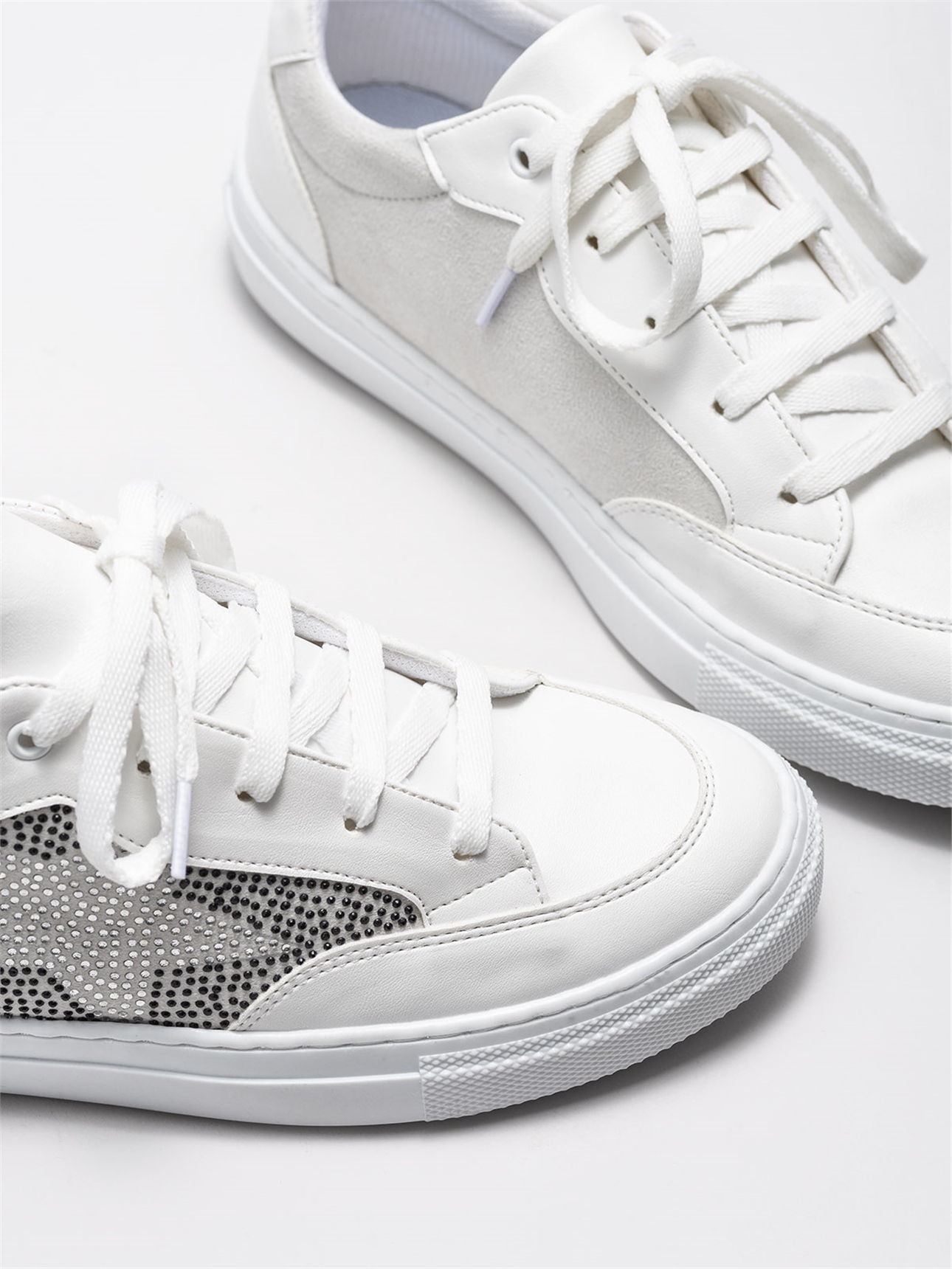 Beyaz Taşlı Kadın Spor Ayakkabı Satın Al! KRYSTALL-B56 Fiyatı | Elle Shoes