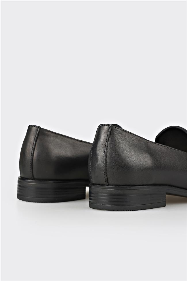 Siyah Deri Kadın Loafer