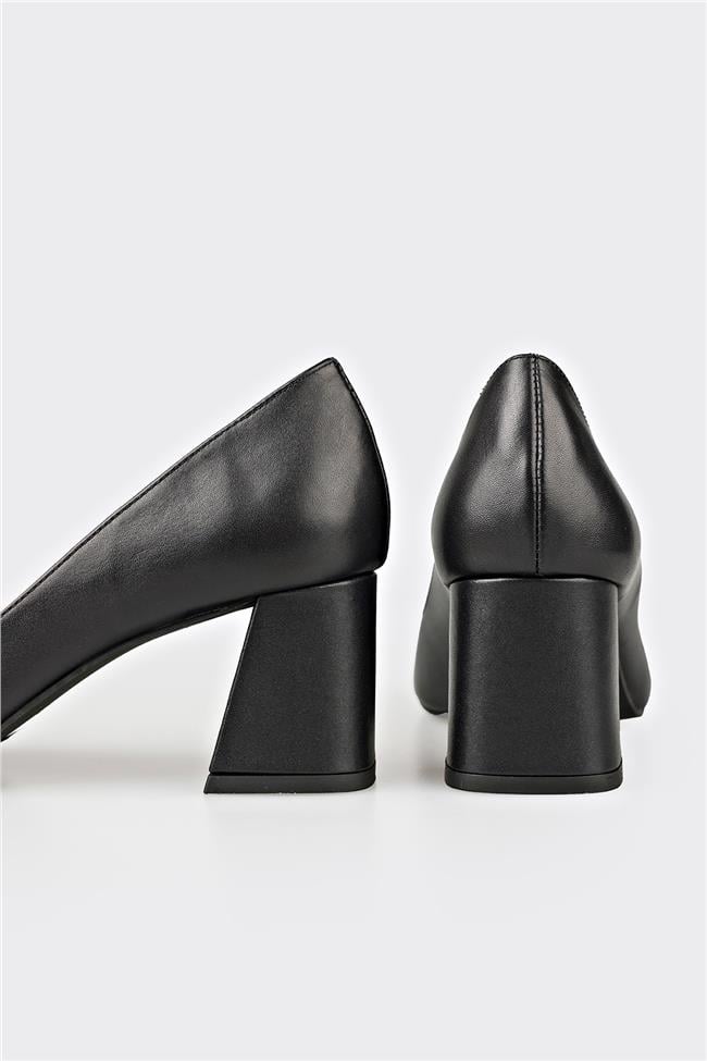 Siyah Deri Kadın Stiletto