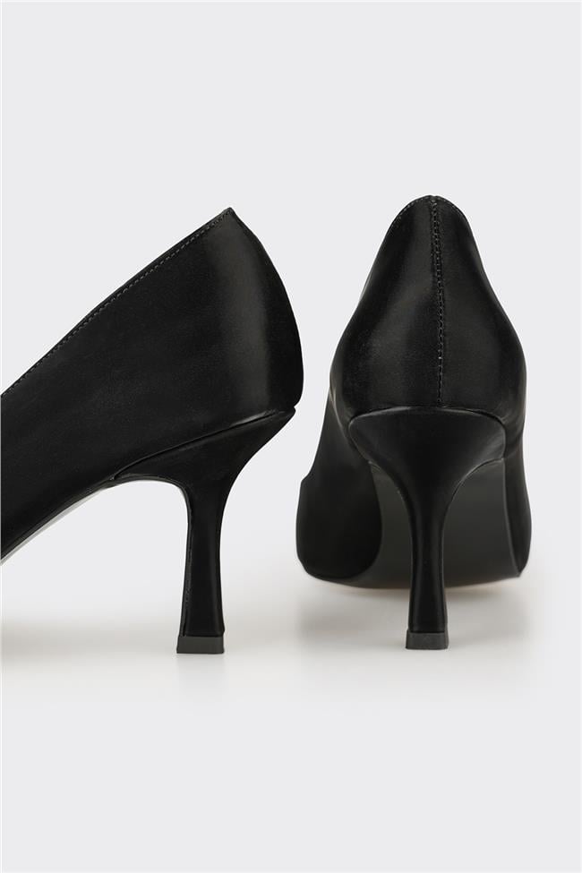 Siyah Kadın Stiletto
