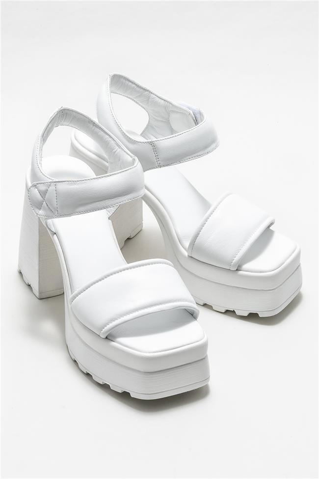 Beyaz Deri Kadın Topuklu Sandalet