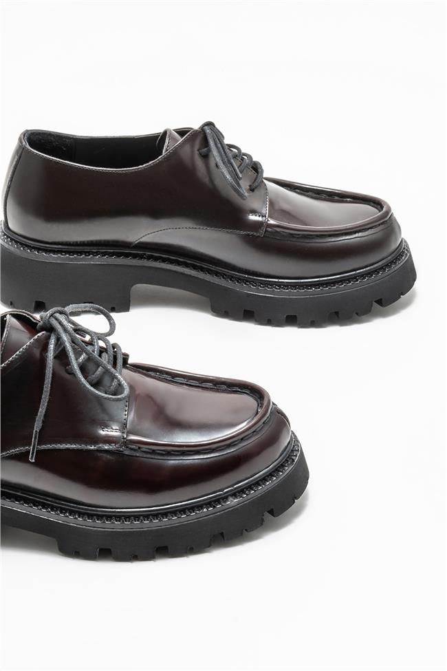 Bordo Deri Kadın Loafer

(WUHRER-176)_2