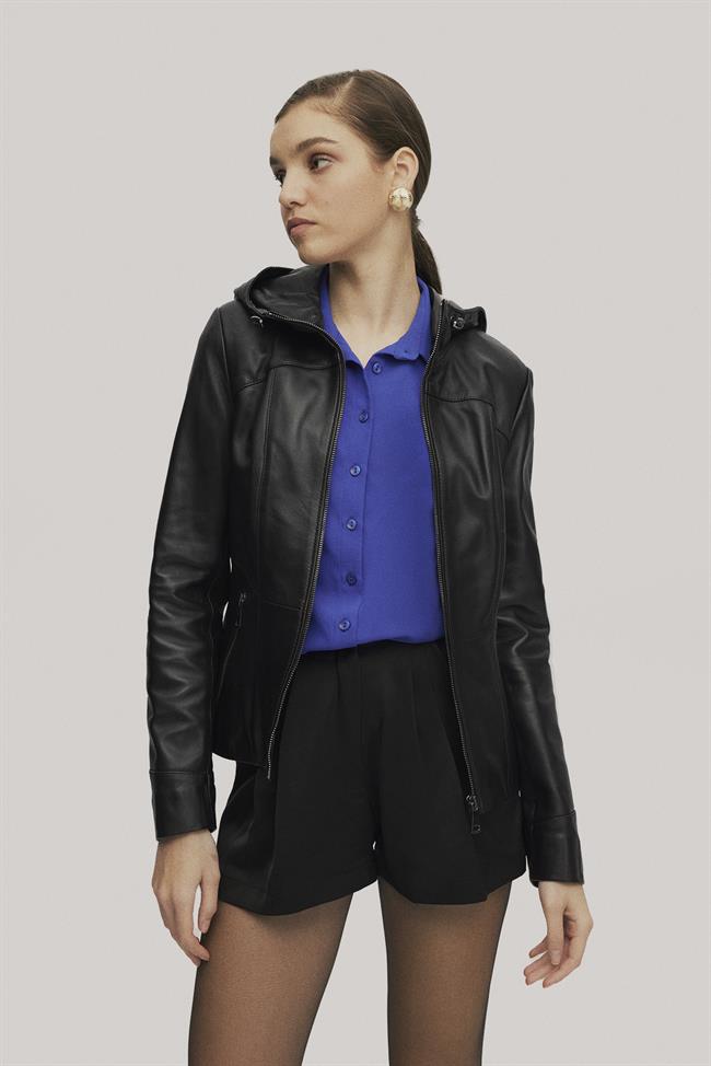 Siyah Deri Kadın Ceket

(PESARO-01)