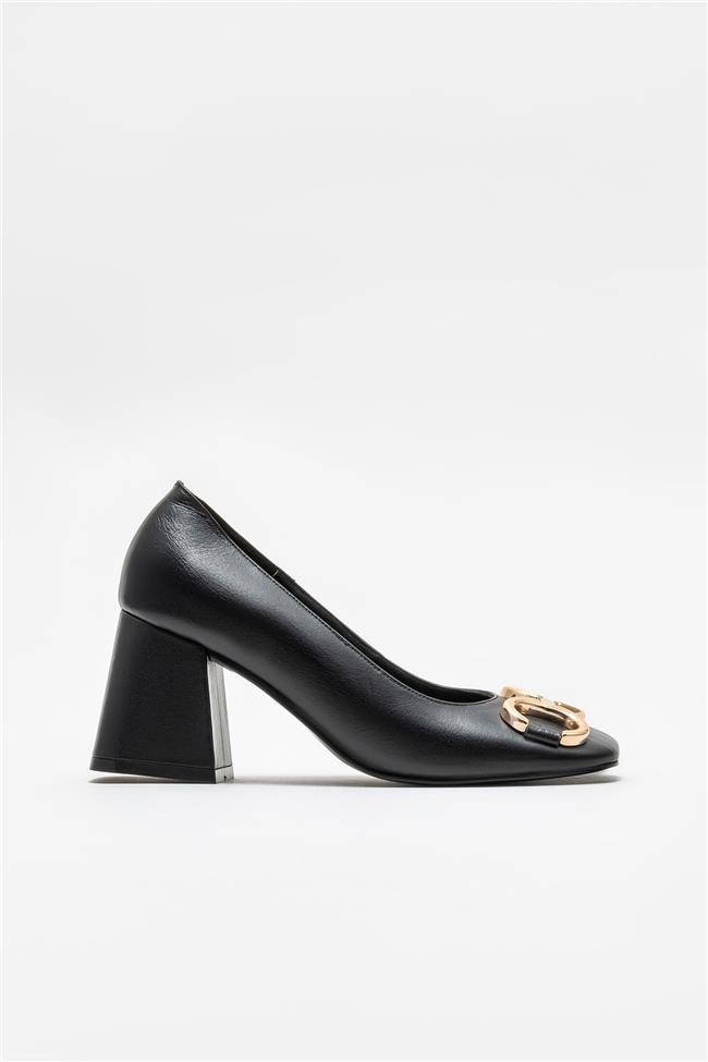 Siyah Deri Kadın Topuklu Ayakkabı

(SAURA-01)