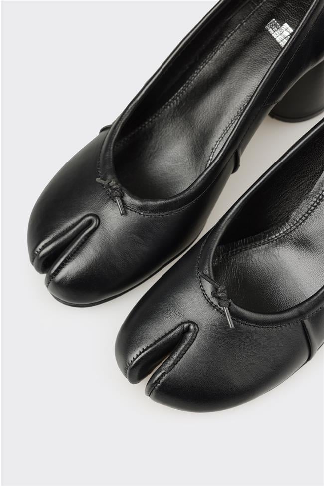 Siyah Deri Kadın Topuklu Ayakkabı