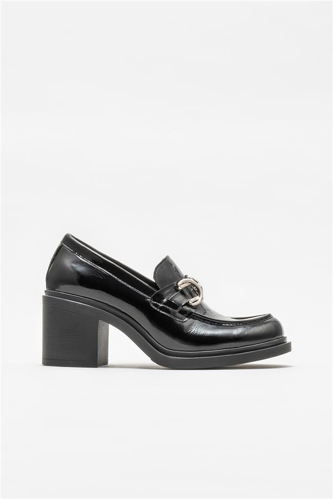 Siyah Deri Kadın Topuklu Ayakkabı

(CORAL-01)