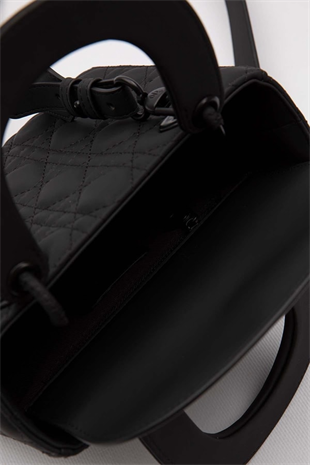 Levidor Kare Aksesuar Detaylı El Çantası