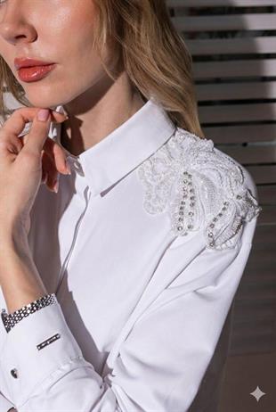 MOODBASIC OMUZLARİ KRİSTALBONCUK İŞLEMELİ GÖMLEK