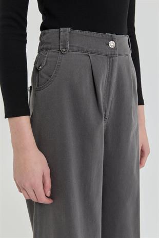 NİHAN Apolet Detaylı Denim Pantolon