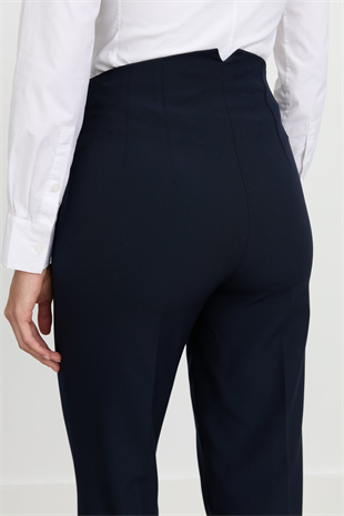 Nihan Beli Pensli Ütü İzli Havuç Pantolon