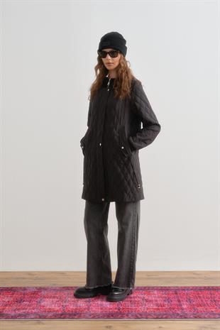 Nihan İnce Kapitone Kapşonlu Kap