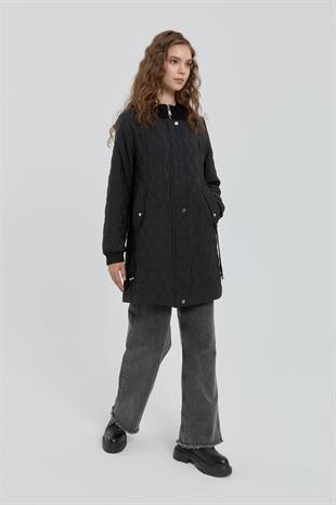 Nihan İnce Kapitone Kapşonlu Kap