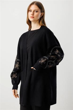 On Fashion Çiçek İşlemeli Torba Cepli Hırka