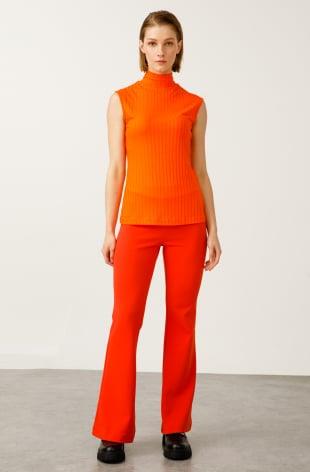 ON TRİKO Dik Yaka Kolsuz Basic Bluz