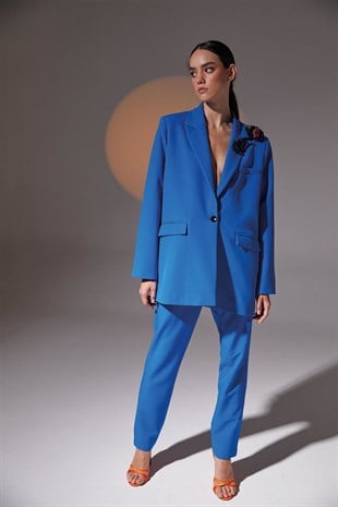 YEŞİM ÖZCAN KREP KUMAŞ DAR PAÇA PANT