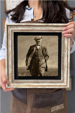 Oscar Stone Decor Çerçeveli Tablo Taş Duvar Dekoru 30 X 30 Cm Buğday Tarlasında Atatürk