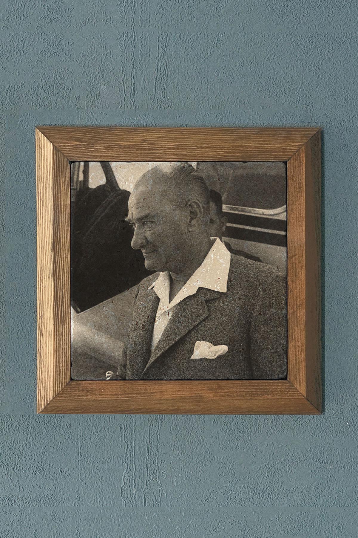 Masif Çerçeveli Atatürk Doğaltaş Tablo Pano Oscar Stone Decor 28X28 CM
