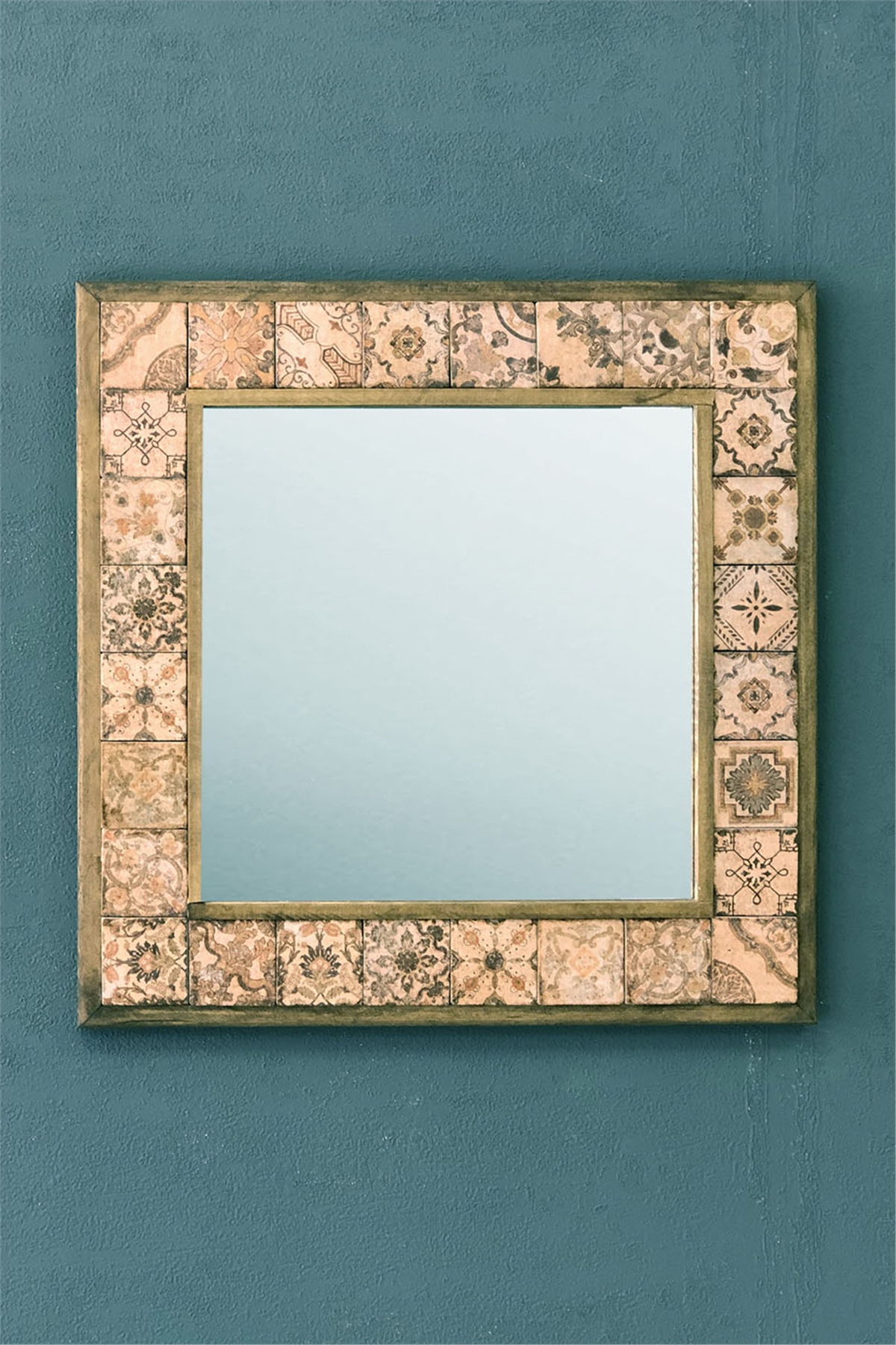 OSCAR STONE DECOR ÇERÇEVELİ MOZAİK DOĞALTAŞ AYNA / AYN4040-075