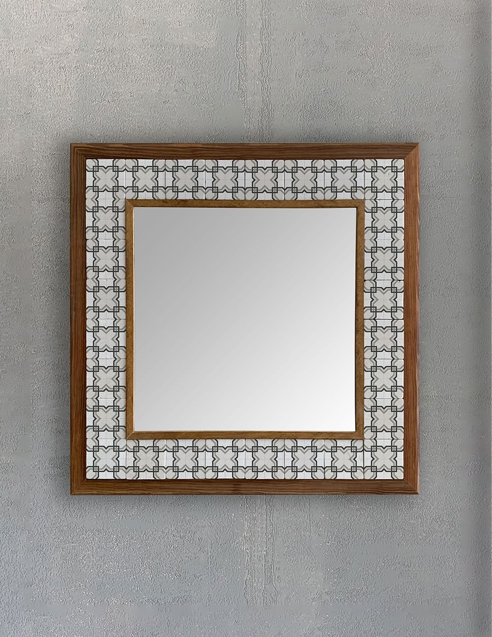 OSCAR STONE DECOR ÇERÇEVELİ MOZAİK DOĞALTAŞ AYNA / AYN4040-060