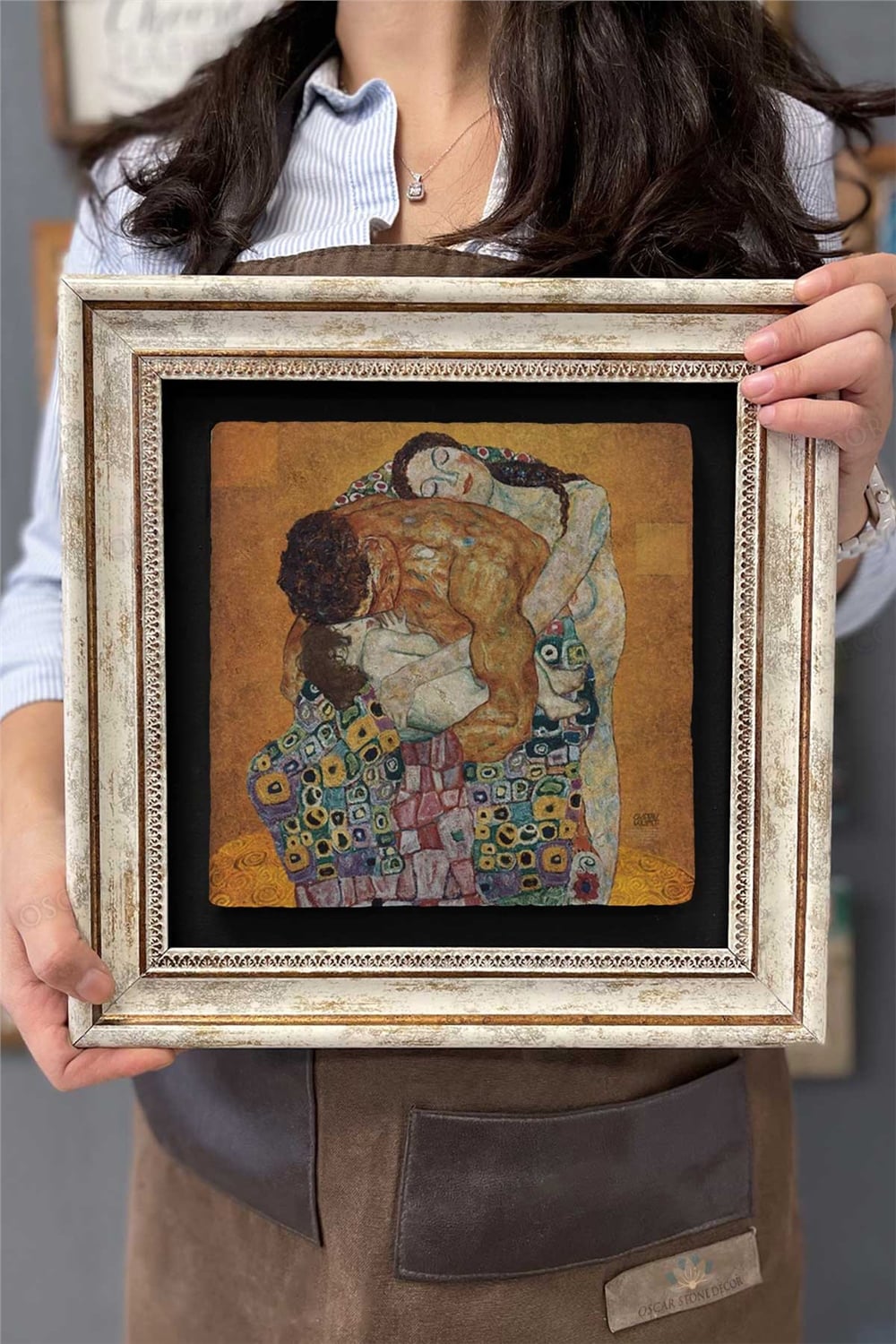Oscar Stone Decor Çerçeveli Tablo Taş Duvar Dekoru 30 X 30 Cm Gustav Klimt Aile Tablosu