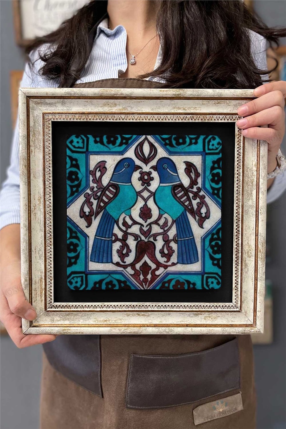Oscar Stone Decor Çerçeveli Tablo Taş Duvar Dekoru 30 X 30 Cm Kuş Çizimli Seramik Çini