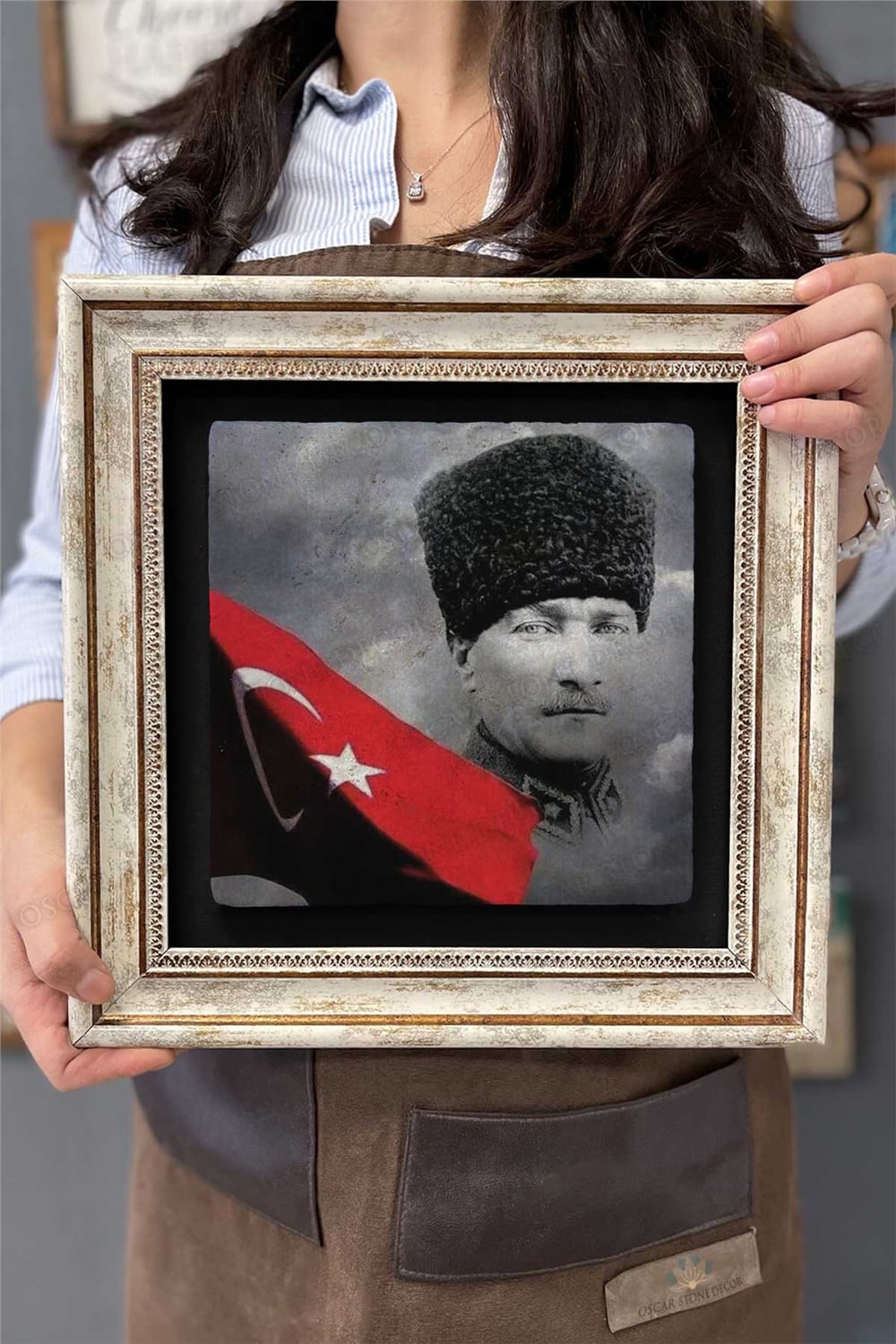 Oscar Stone Decor Çerçeveli Tablo Taş Duvar Dekoru 30 X 30 Cm Türk Bayrağı ve Atatürk