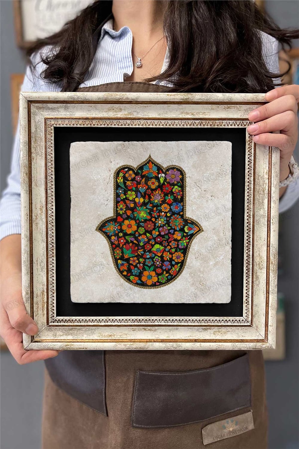 Oscar Stone Decor Çerçeveli Tablo Taş Duvar Dekoru 30 X 30 Cm Fatma Ana Eli Renkli Çiçekli Çizim