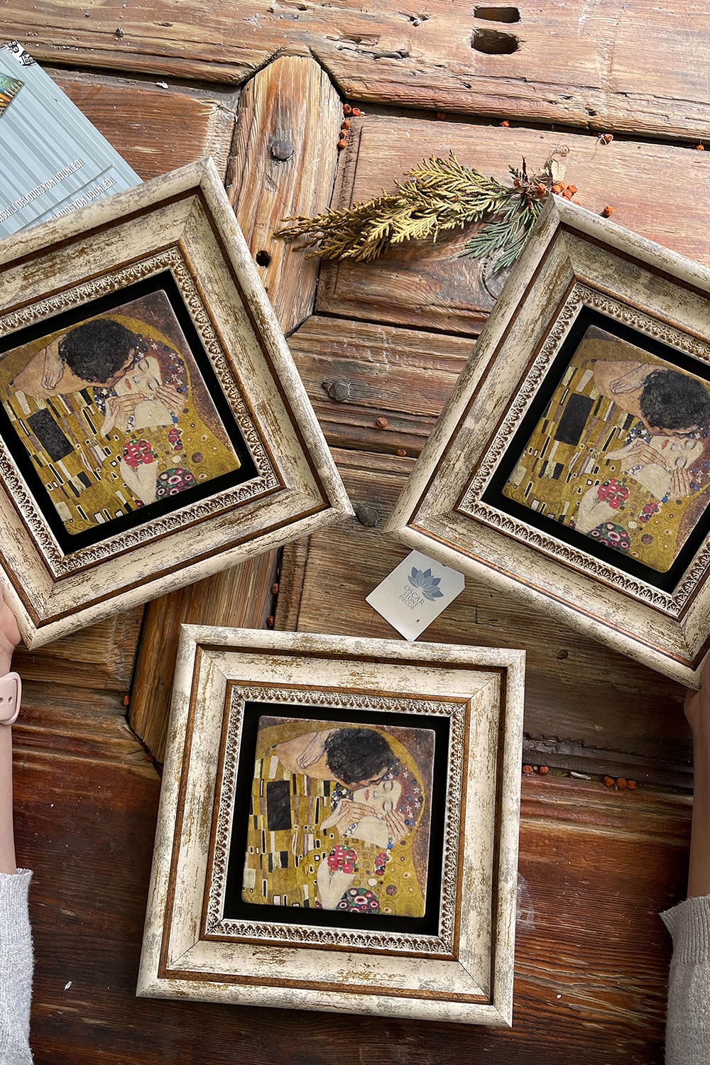 Oscar Stone Decor Çerçeveli Taş Duvar Dekoru Tablo 20x20cm 3'lü Set Gustav Klimt Son Öpücük Tablosu