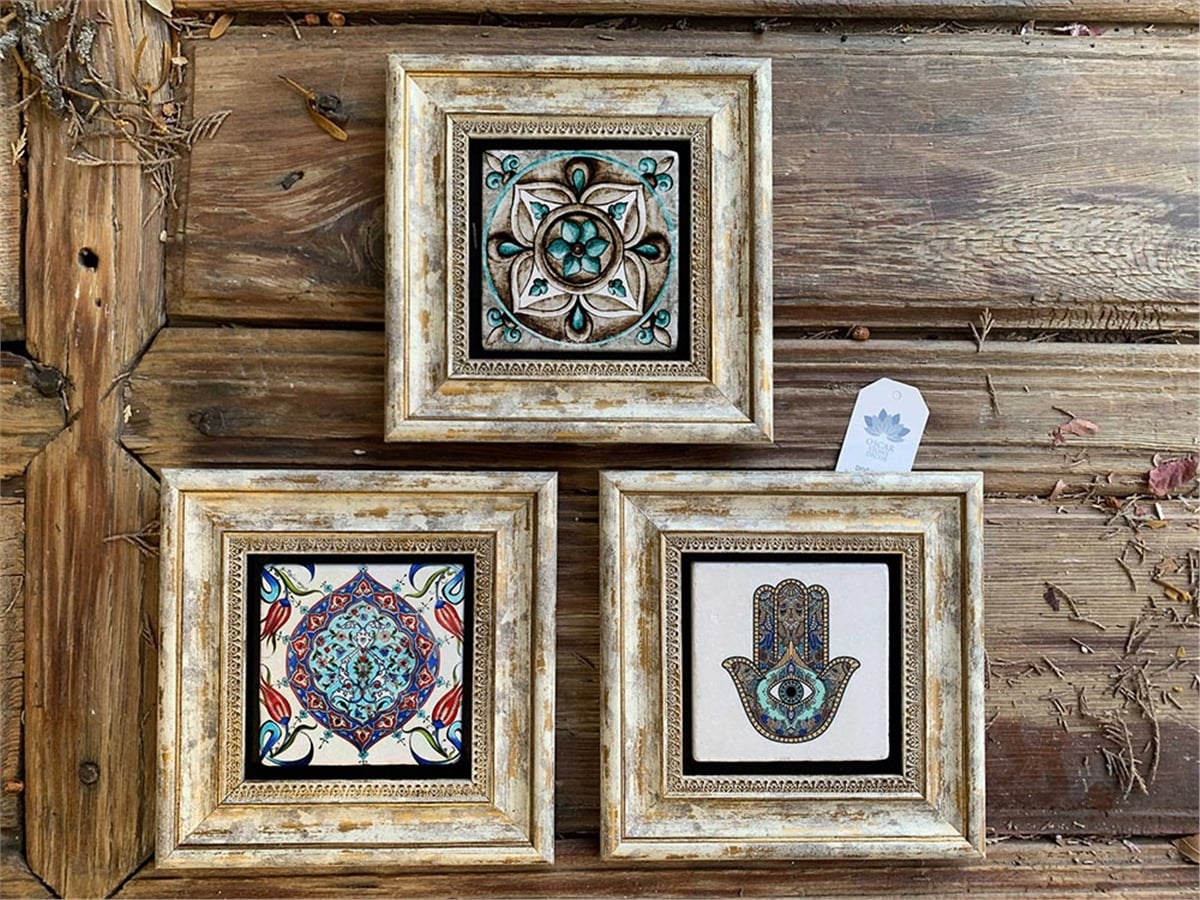 Oscar Stone Decor Çerçeveli Taş Duvar  Dekoru 20 x 20 cm Fatma Ana Eli Desen Çini