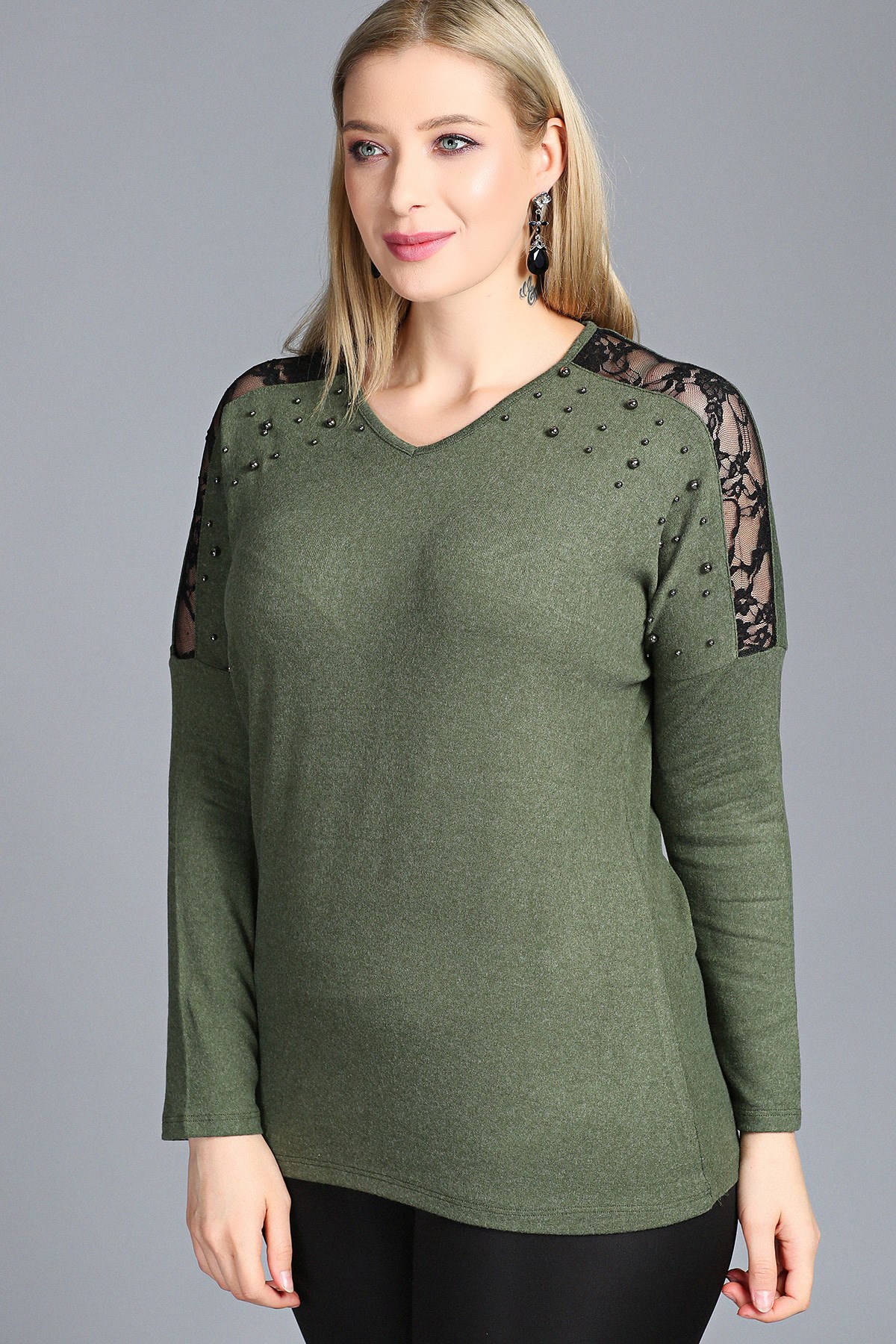 Büyük Beden Yeşil V Yaka Omuz Dantel Boncuklu Bluz Womenice